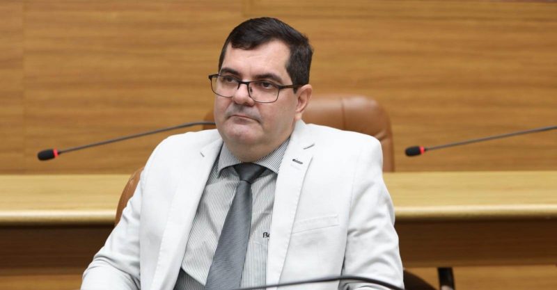 Netinho Guimarães solicita implantação de redutores de velocidade e sinalização