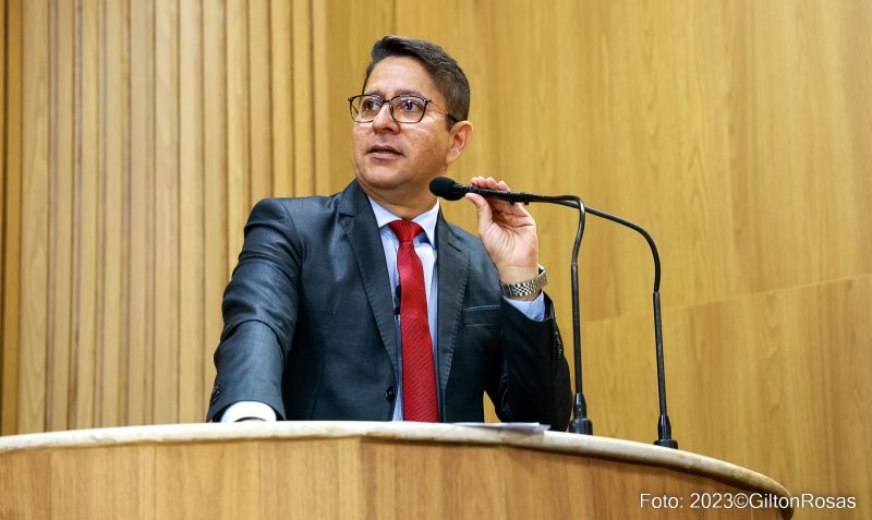 Ricardo Marques quer canal de denúncia para importunação sexual dentro do ônibus