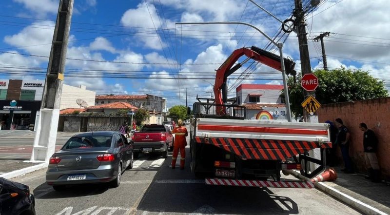 SMTT inicia instalação de novo cruzamento semafórico na rua Belém
