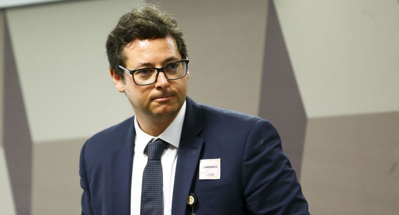 Advogado de Bolsonaro vai à PF para ter acesso aos autos de operação