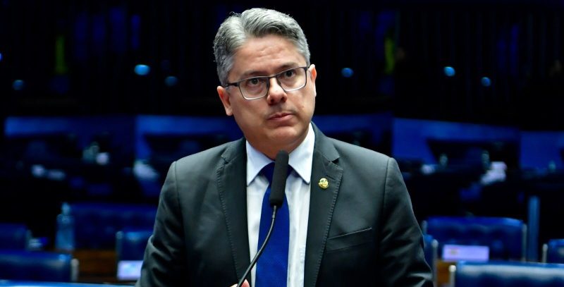 Alessandro Vieira garante exclusão do Fundeb do novo marco fiscal