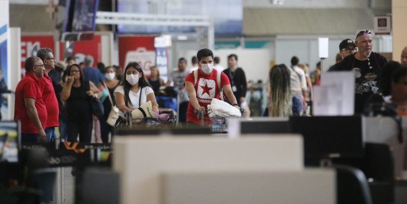 Anvisa deixa de exigir teste de covid-19 para entrada no país