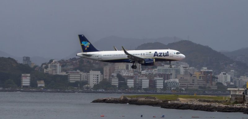 Petrobras reduz preços de querosene de aviação