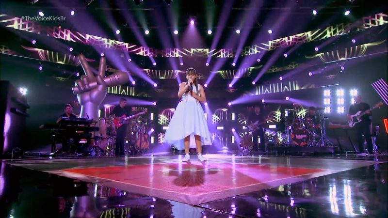 Bia Moura comemora participação no The Voice Kids da Rede Globo