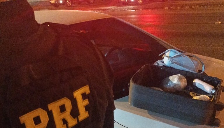 PRF apreende 2kg skunk na BR-101 em Estância/SE