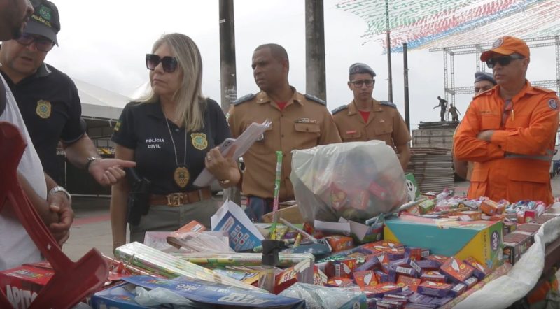 Operação fiscaliza venda ilegal de fogos de artificio