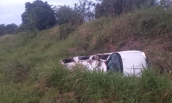 Homem morre após capotar carro na SE 240 em Maruim
