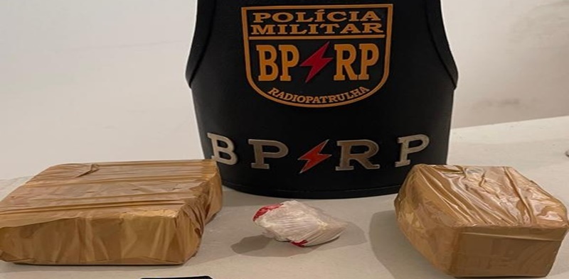 Radiopatrulha apreende 255 gramas de cocaína dentro de uma frutaria