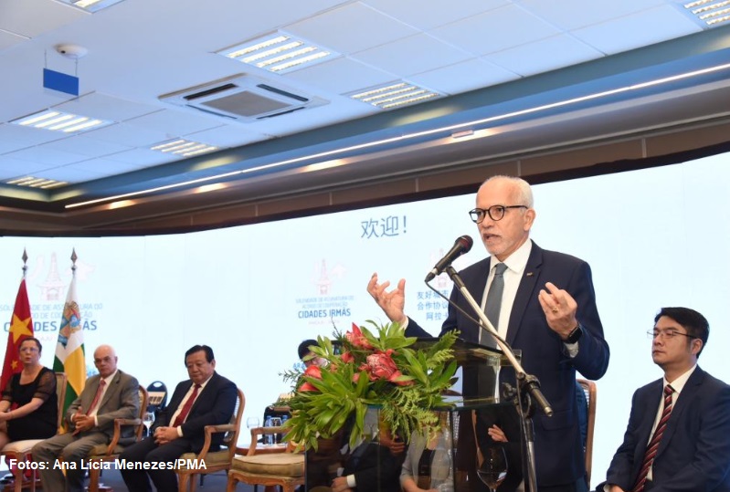 Prefeito de Aracaju assina acordo de cidade-irmã com Yantai, uma das maiores metrópoles da China