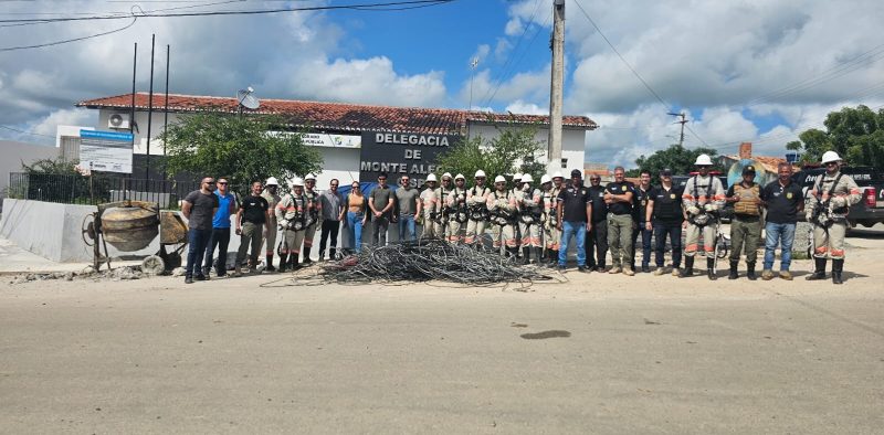 Operação remove ligações clandestinas de energia e apreendem mais de 250 kg de cabos