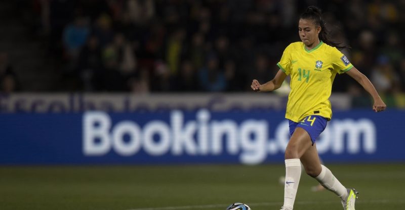 Copa do Mundo: Lauren afirma que espera confronto duro com a França