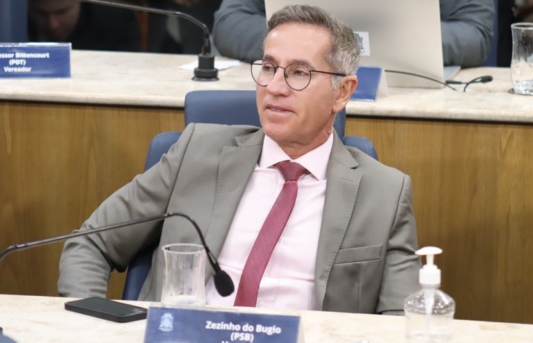 Nitinho cobra cirurgias eletivas e presença de farmacêuticos na rede básica de saúde