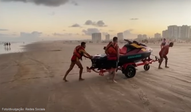 Três jovens são vítimas de afogamento e um morre na Orla de Aracaju