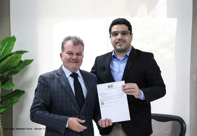 Presidente da ALESE, Jeferson Andrade, recebe Projeto de Lei que cria mais duas vagas de Desembargador doTJSE