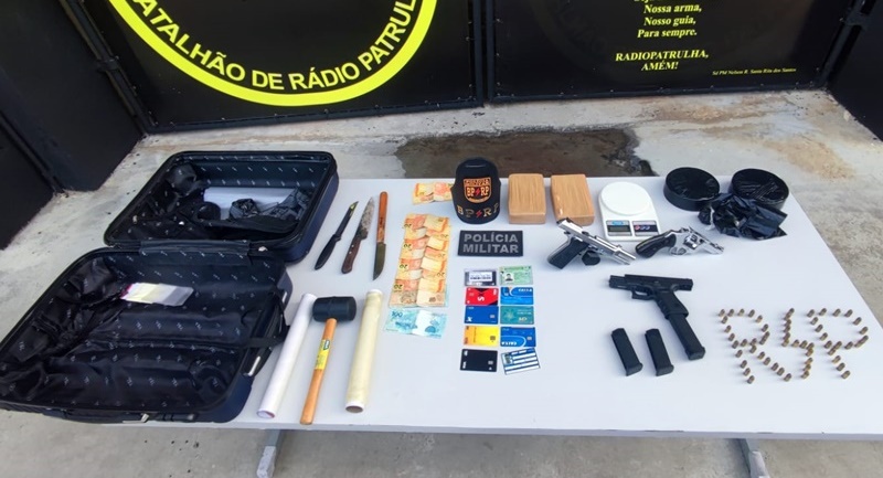 Três armas de fogo e 5kg de cocaína são apreendidas pela RP na Zona Sul de Aracaju