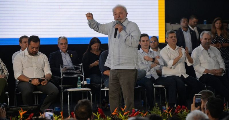 Lula diz que polícia não pode confundir pessoas pobres com bandidos