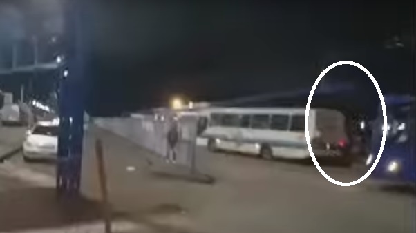 Trabalhador morre atropelado por ônibus dentro de terminal em Aracaju