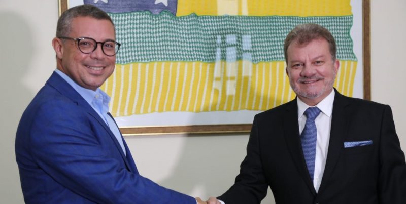 Desembargador Ricardo Múcio assume governo interinamente