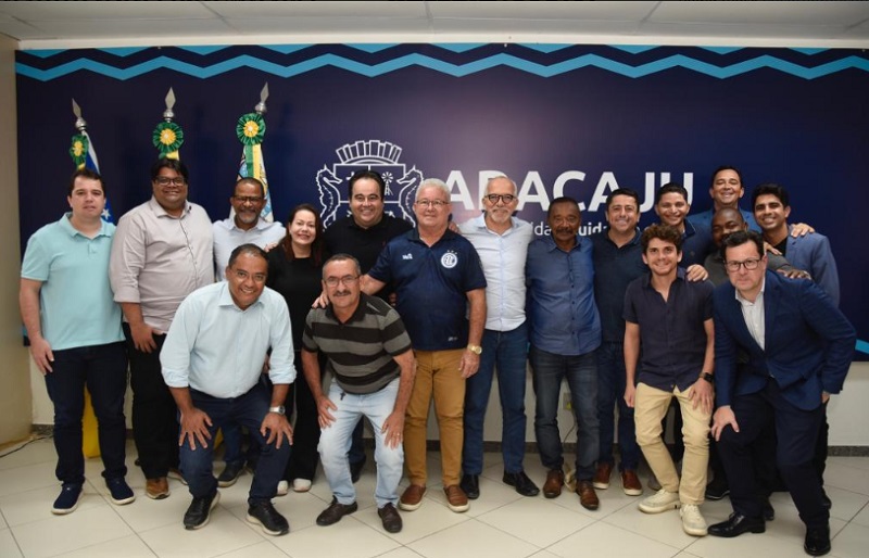 Prefeito Edvaldo reúne vereadores e anuncia liberação das emendas impositivas individuais