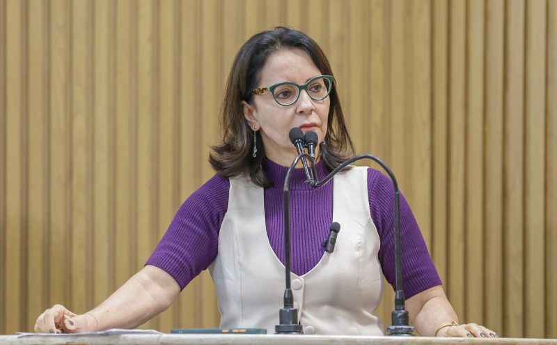 “Aracajuanos pagam impostos, mas são lesados pelo gestor maior”, declara Emília