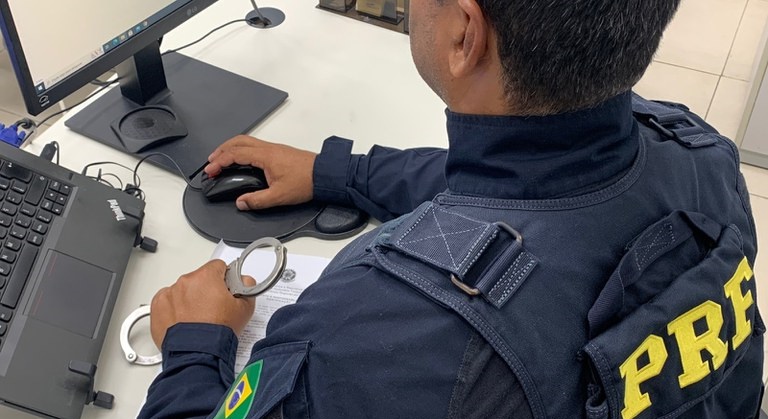 PRF prende foragido da justiça em Nossa Senhora do Socorro