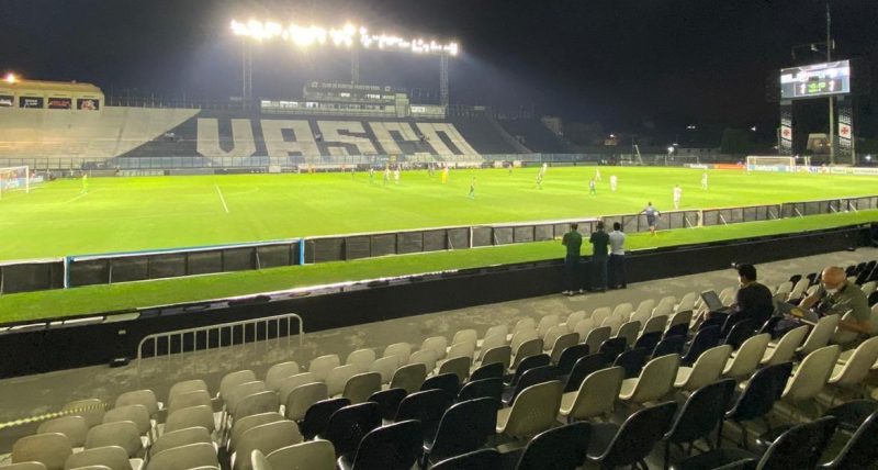 Vasco fecha acordo com MP para liberação de público em São Januário