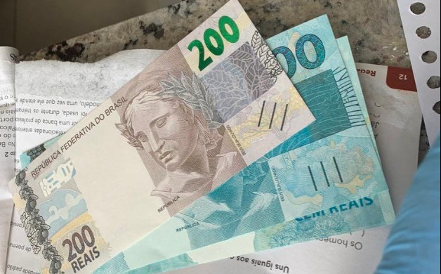 Mulher é presa pela Polícia Federal com notas falsas em Lagarto-SE