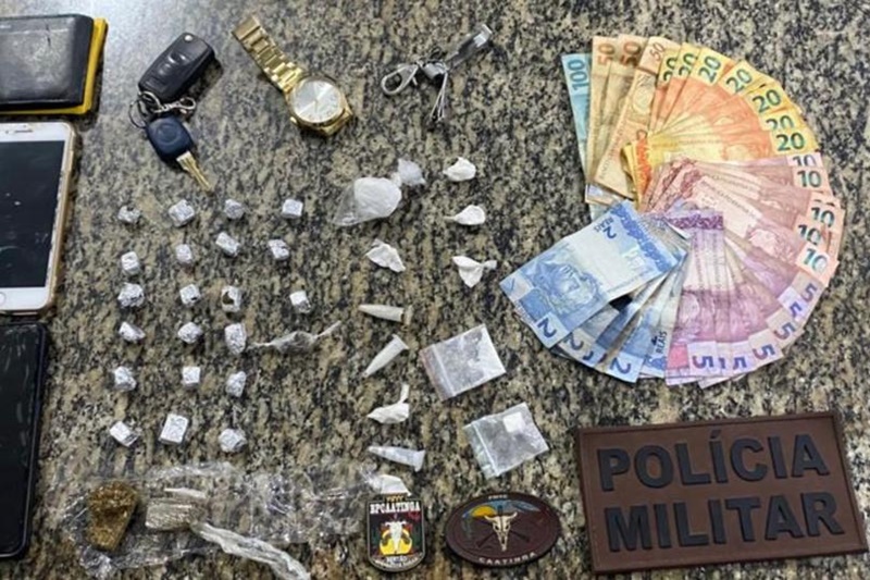 BPCaatinga prende dupla com drogas em Nossa Senhora da Glória