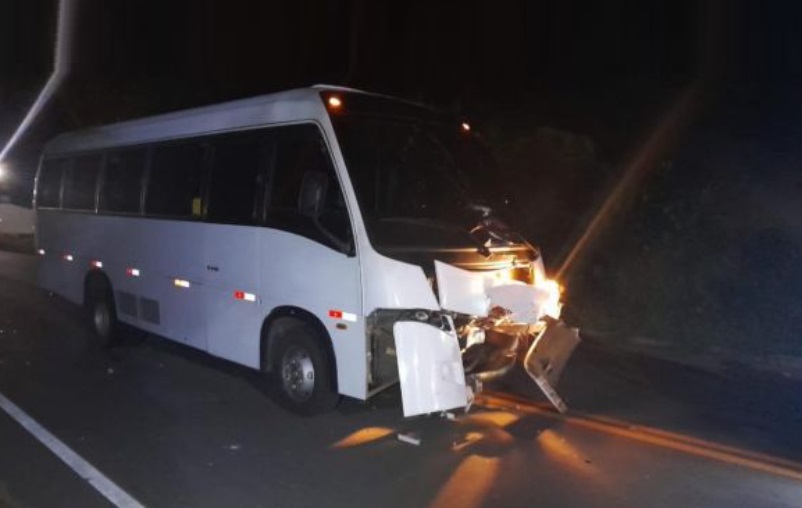 Homem morre após bater em micro-ônibus no interior de Sergipe