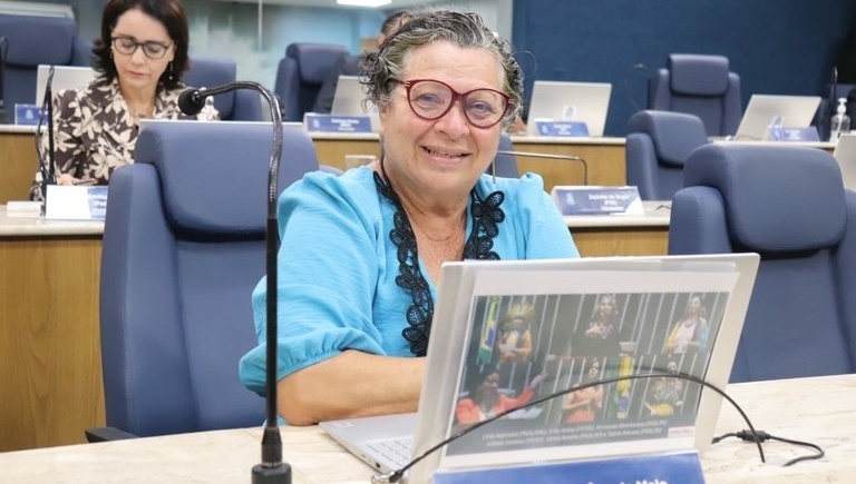 Professora Ângela tem alta de hospital