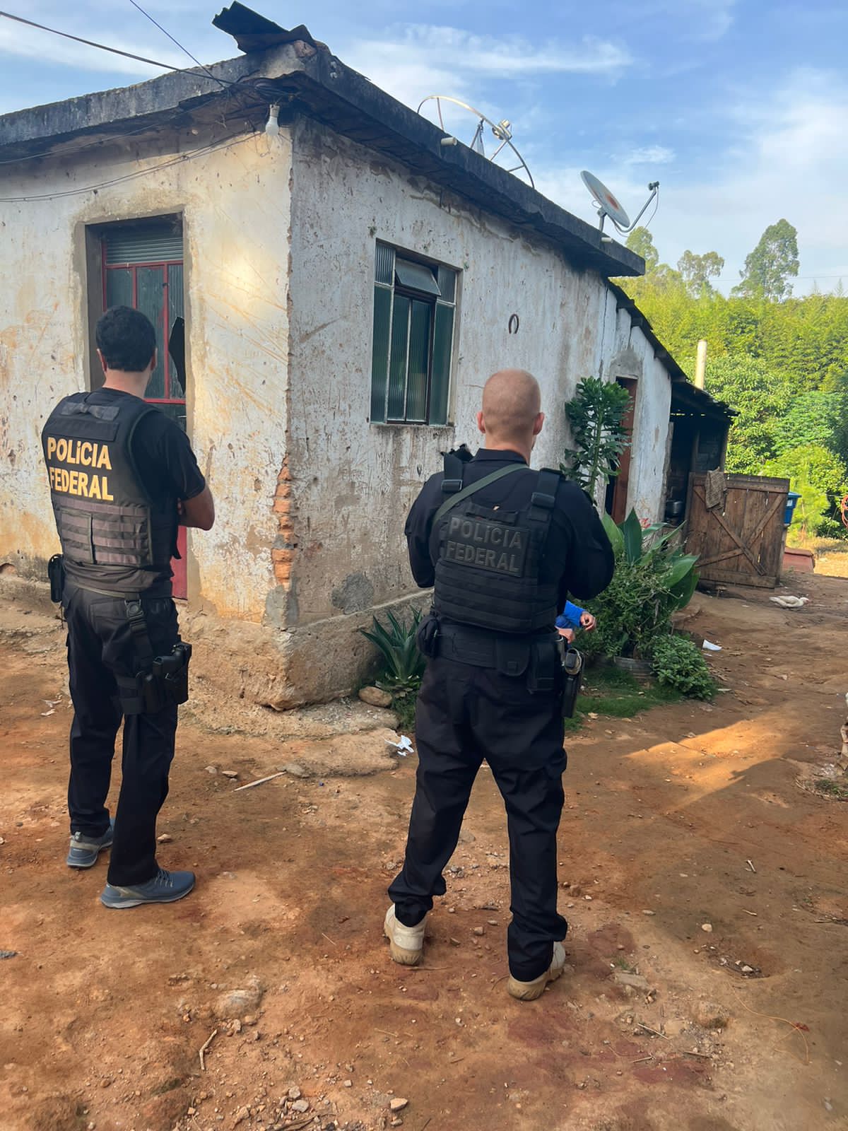 PF cumpre mandados de busca contra abuso sexual infantil