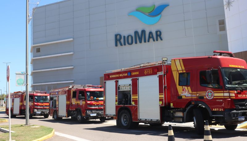 CBM atende ocorrência de incêndio em restaurante de shopping Riomar