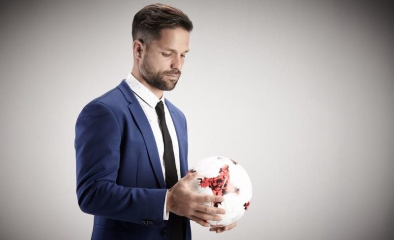 Ex-jogador Diego Ribas ministra palestra em Aracaju