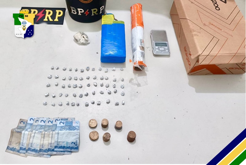 Polícia prende homem e apreende tablete de maconha e balança de precisão