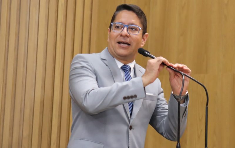 Ricardo Marques questiona tabelamento de preços do DETRAN para tirar a CNH