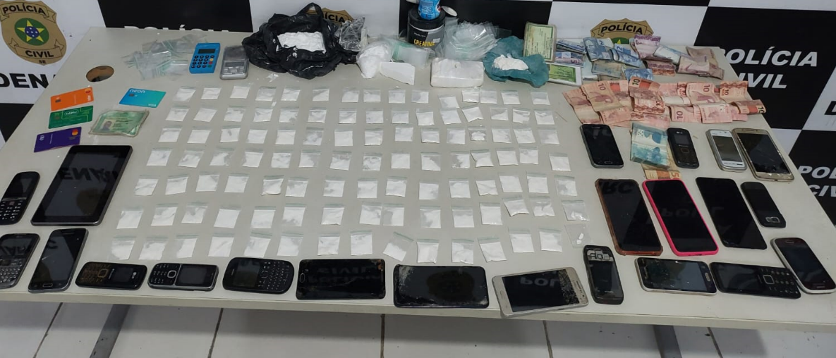Denarc apreende cocaína e mais de 20 celulares em Aracaju