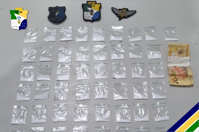 Polícia apreende 49 saquinhos de cocaína no Conjunto Tamandaré