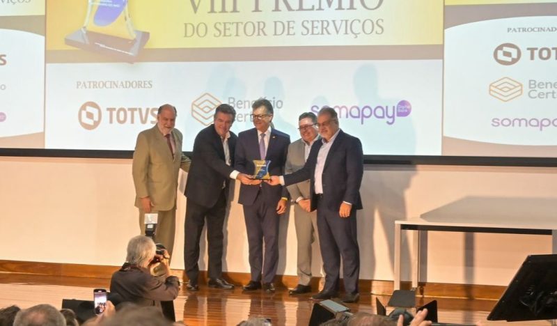 Senador Laércio Oliveira recebe em São Paulo prêmio de Destaque Parlamentar
