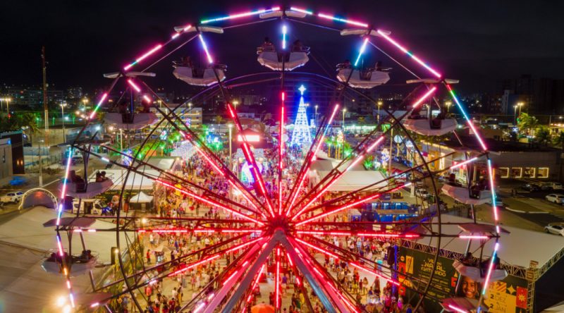 Roda-gigante é reaberta na Vila do Natal Iluminado