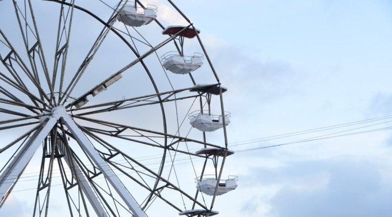 Governo suspende temporariamente roda-gigante da Vila do Natal Iluminado