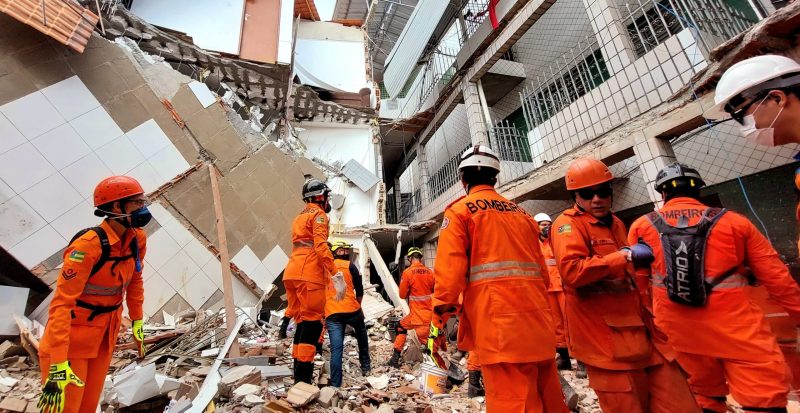 Chega a cinco número de mortes após explosão e desabamento em Aracaju