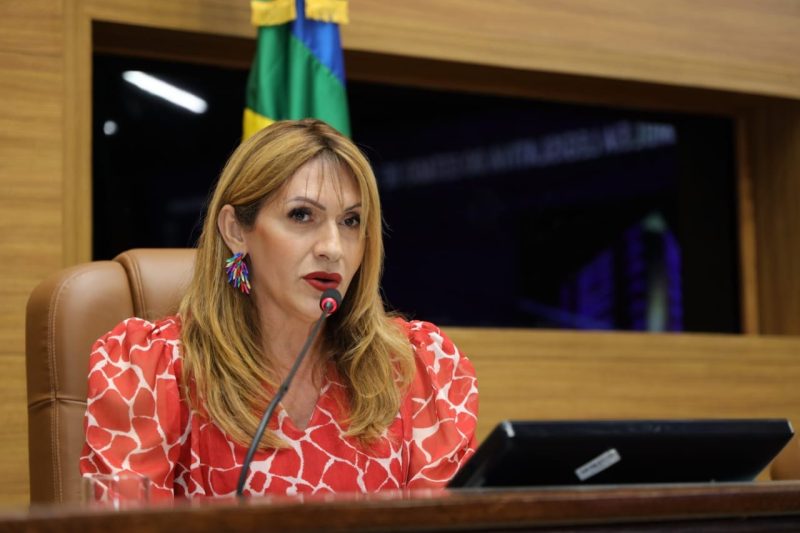 “Eu não entrei na política por causa de dinheiro”, diz Linda Brasil