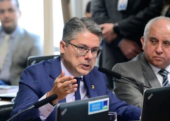 Alessandro Vieira que protege crianças e adolescentes avança no Senado