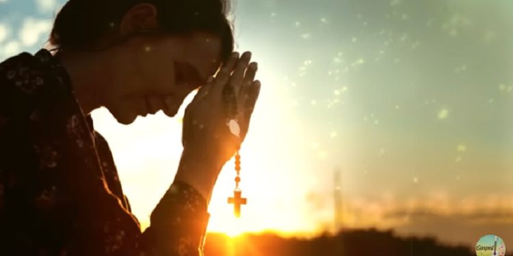 Ora, o Deus de paciência e consolação vos conceda o mesmo sentimento uns para com os outros, segundo Cristo Jesus,