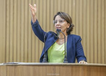 “Se Edvaldo tivesse sido nessas décadas, o gestor que ele quer demonstrar ser em ano de eleição, Aracaju não teria problemas”, afirma Emília.