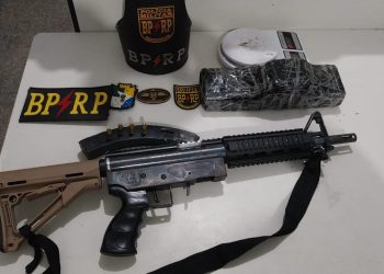 RP prende homem é preso com carabina com munições e drogas no Santa Maria