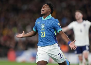 Brasil vence Inglaterra por 1×0 na estreia de Dorival Júnior