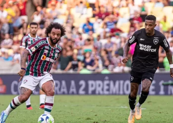 Botafogo faz clássico com Fluminense para buscar classificação
