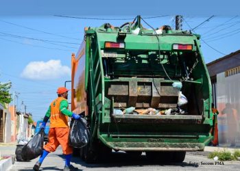 Aracaju está entre as capitais com maior cobertura do serviço de coleta de lixo domiciliar
