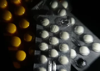 Teto para reajuste de medicamentos em 2024 fica em 4,5%